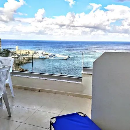 Large Penthouse With Sea View Appartement *