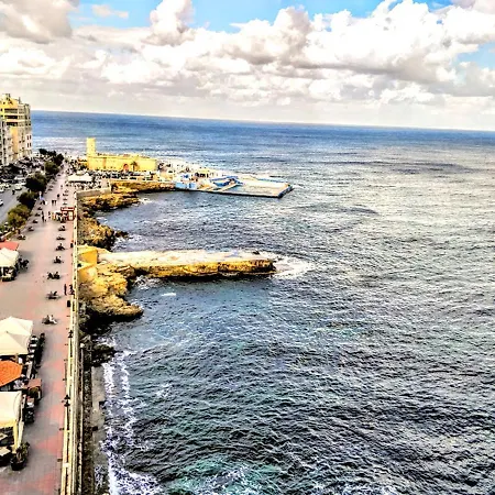 Large Penthouse With Sea View Appartement *