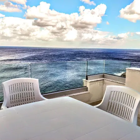Large Penthouse With Sea View Sliema