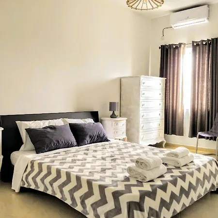 Large Penthouse With Sea View Appartement *
