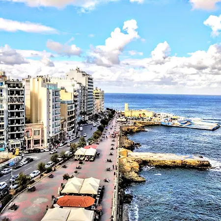 Large Penthouse With Sea View Appartement Sliema
